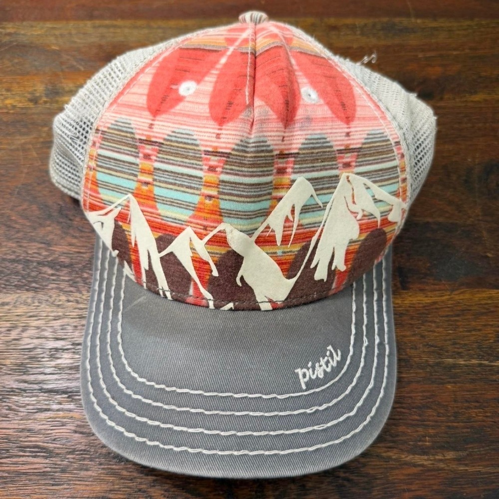 Pistil hat